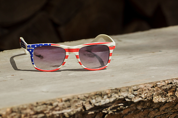 포토 JPG 해외이미지 모양 디자인 별 문화 안경 벽 여행 백그라운드 패턴 휴가 사람없음 목재 빨간색 선글라스 반사 유행 우주 금속 미국 줄무늬 거울 자유 흰색 깃발 역사 보호 심볼 오브젝트 시력 전국 스타일 해외202004 해외포토 자연요소 나무 잡화 컬러 컨셉 북아메리카 무늬 재료 재질 파일형식 이미지허브