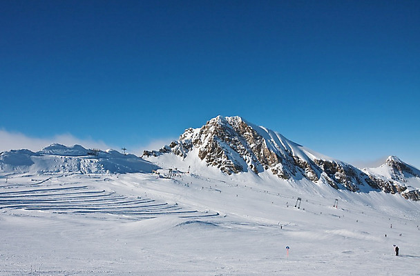 포토 JPG 해외이미지 구름 스포츠 여행 겨울 하늘 스키 산 건강 사람 경사 사람없음 태양 추위 최고 오스트리아 위험 휴양지 알프스 루트 해외202004 해외포토 자연요소 계절 유럽 컨셉 겨울스포츠 장소 파일형식 이미지허브