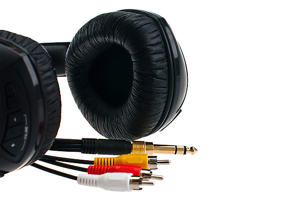 포토 JPG 해외이미지 산업 선 음악 이어폰 백그라운드 인터넷 통신 모바일 휴식 사람없음 전자제품 스마트폰 청춘 머리 디지털 검은색 헤드폰 힘 소리 장비 흰색 플러그 오브젝트 사인 싱글 라디오 질감 디스코 귀 오디오 철사 스테레오 고립 스타일 해외202004 해외포토 컬러 음향기기 컨셉 문화예술 신체부위 핸드폰 스마트기기 춤 파일형식 이미지허브