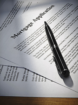 포토 JPG 해외이미지 종이 비즈니스 텍스트 주택 실내 그림자 사람없음 세로 금융 펜 볼펜 쪽지 공백 거래 흰색 재산 닫기 어플리케이션 편지 계약 서식 문서 파일 투자 슛 대출 임대 진짜 편지쓰기 해외202004 해외포토 컬러 모션 내부 건물 경제 필기구 기록 파일형식 이미지허브