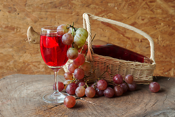 포토 JPG 해외이미지 와인잔 유리 포도 통 사람없음 목재 빨간색 와인 검은색 알코올 액체 우아함 구성 양조장 해외202004 해외포토 나무 컬러 컨셉 술잔 과일 재료 재질 주류 파일형식 이미지허브