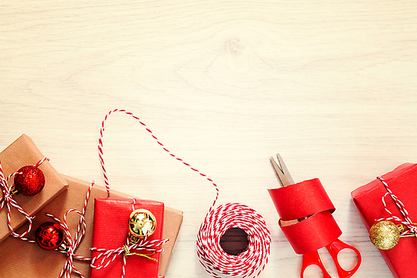 포토 JPG 해외이미지 전통 디자인 행복 리본 종이 백그라운드 크리스마스 휴가 새로움 주택 발렌타인데이 선물 사람없음 목재 장식 빨간색 선물상자 상자 컬러풀 우주 축제 놀람 수확 덮개 축하 인사 생일 정상 12월 연도 활 복고 머리위 팩 패키지 노끈 포장소품 핸드메이드 카피스페이스 해외202004 해외포토 나무 기념일 감정 줄 컬러 컨셉 농업 재료 포장 데이이벤트 표정 건물 화장품 공백 뚜껑 예절 날짜 오브젝트 포장재료 파일형식 이미지허브