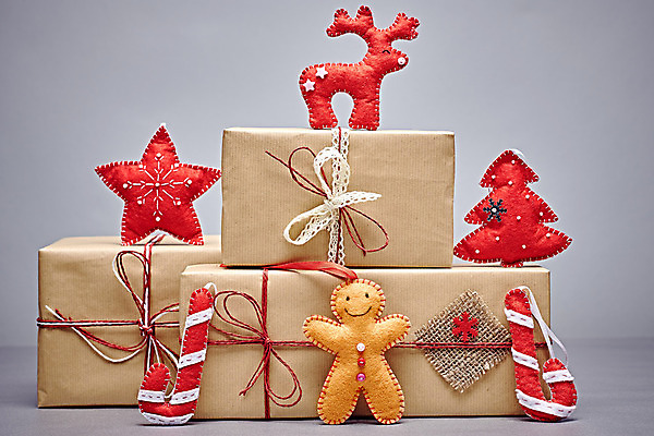 포토 JPG 해외이미지 나무 전통 남자 종이 크리스마스 포장 지팡이 휴가 새로움 사탕 선물 사람없음 장식 상자 쌓기 수확 축하 생일 연도 복고 패키지 전나무 수공예 2016년 순록 핸드메이드 해외202004 해외포토 식물 기념일 컨셉 농업 모션 디저트 사람 공예 파일형식 이미지허브