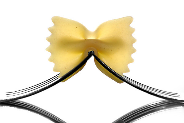 포토 JPG 해외이미지 전통 음식 포크 다이어트 탁자 넥타이 파스타 건강 요리 사람없음 노란색 식사 저녁식사 이탈리아 신선 먹기 국수 활 반죽 점심식사 채식주의자 탄수화물 파르팔레 해외202004 해외포토 식기 잡화 유럽 컬러 가구 모션 서양음식 면류 채식 파스타면 파일형식 이미지허브