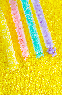 포토 JPG 해외이미지 사람없음 수건 스파 스파용품 엘리먼트 입욕소금 해외202004 해외포토 위생용품 미용용품 오브젝트 소금 파일형식 이미지허브