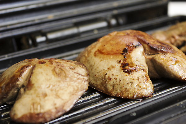 포토 JPG 해외이미지 전통 음식 조각 다이어트 육류 요리 사람없음 갈색 식당 식사 저녁식사 튀김 신선 우아함 굽기 먹기 준비 간 점심식사 해외202004 해외포토 컬러 컨셉 식재료 모션 건강 상점 장기_의학 구이 파일형식 이미지허브