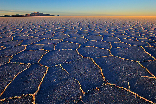 포토 JPG 해외이미지 구름 호수 여행 백그라운드 패턴 자연 하늘 표면 파노라마 풍경 사람없음 야외 물 파란색 컬러풀 세계 태양 반사 일출 미국 침묵 일몰 거울 사막 달 흰색 황무지 플랫 매끈함 화산 소금 장면 남쪽 무한 볼리비아 수평선 해외202004 해외포토 자연요소 컬러 북아메리카 무늬 산 촬영기법 아메리카 노을 소리 감각 방향 생태계 파일형식 이미지허브