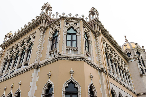포토 JPG 해외이미지 디자인 외관 벽 조각 패턴 건축양식 창문 태국 표면 주택 미술 사람없음 건물 이탈리아 바위 흰색 기둥 클래식 건축가 큼 목사 맨션 묘사 질감 대리석 조형 국회 내추럴 정부 판유리 스타일 해외202004 해외포토 직업 건축물 건축 유럽 아시아 컬러 컨셉 무늬 재료 유리 문화예술 돌_바위 크기 성직자 파일형식 이미지허브
