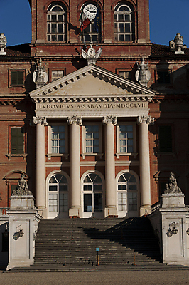 포토 JPG 해외이미지 유럽 건축양식 창문 주택 사람없음 건물 이탈리아 궁전 세계문화유산 고급 맨션 양배추 천연기념물 산기슭 바로크 해외202004 해외포토 건축물 건축 나라 컨셉 고건축 채소 산 문화재 파일형식 이미지허브