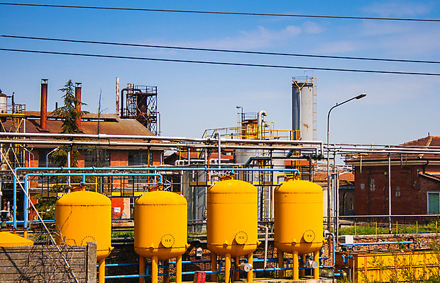 포토 JPG 해외이미지 유럽 산업 사람없음 노란색 이탈리아 컨테이너 철 부식 과거 튜브 옛날 해외202004 해외포토 나라 컬러 컨셉 파일형식 이미지허브