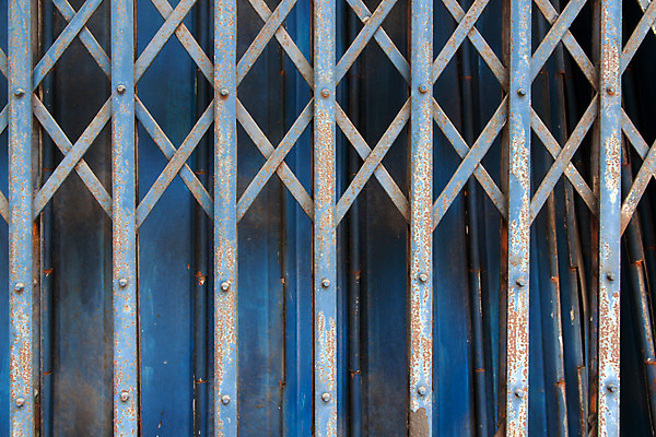 포토 JPG 해외이미지 백그라운드 사람없음 파란색 문 골동품 시골 부식 질감 보안 옛날 철강 아연 해외202004 해외포토 컬러 안전 영양소 파일형식 이미지허브