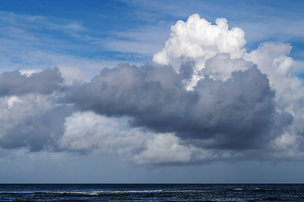 포토 JPG 해외이미지 구름 건축물 파도 바다 백그라운드 자연 하늘 풍경 사람없음 야외 물 파란색 서핑 네덜란드 그림 스카이라인 내추럴 감탄 해일 해외202004 해외포토 자연요소 건축 유럽 컬러 수상스포츠 자연재해 생태계 파일형식 이미지허브