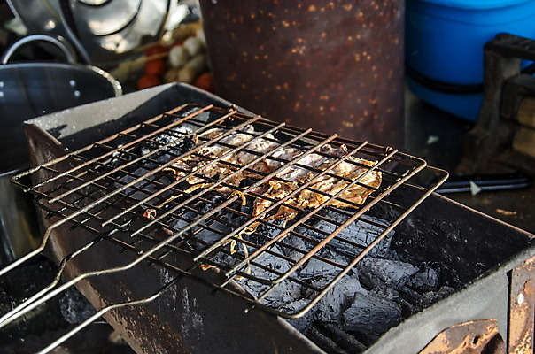 포토 JPG 해외이미지 동물 전통 아시아 문화 음식 백그라운드 태국 거리 건조 건강 요리 동양인 사람없음 야외 흰색 신선 뜨거움 시장 그릴 먹기 해산물 오징어 날것 숯 해외202004 해외포토 나라 컬러 모션 주방용품 연체동물 인종 수중동물 파일형식 이미지허브