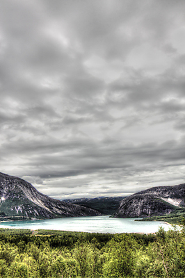 포토 JPG 해외이미지 나무 유럽 바다 자연 날씨 산 노르웨이 이끼 풍경 사람없음 야외 물 여름 파란색 평화 환경 항구 침묵 바위 소나무 만 숲 북극 장면 북쪽 스칸디나비아 절정 해외202004 해외포토 자연요소 식물 계절 나라 컬러 컨셉 교통시설 소리 돌_바위 극지방 방향 생태계 파일형식 이미지허브