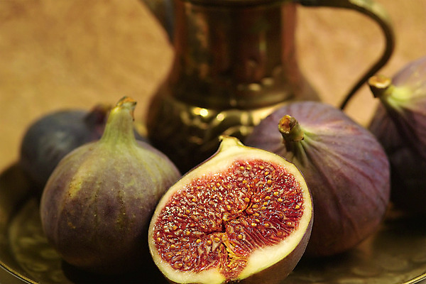 포토 JPG 해외이미지 음식 과일 디저트 건강 사람없음 금속 사발 맛 설탕 먹기 냄새 아로마 무화과 놋쇠 숙성 해외202004 해외포토 컨셉 모션 재질 사기그릇 파일형식 이미지허브