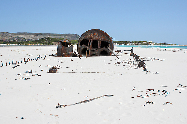 포토 JPG 해외이미지 모래 바다 자연 하늘 날씨 휴가 산 풍경 사람없음 야외 물 여름 태양 갈색 금속 맑음 탐험 수확 골동품 흰색 보트 역사 버리기 부식 함선 남아프리카 옛날 조난 케이프타운 해외202004 해외포토 자연요소 계절 컬러 농업 배_교통 모션 아프리카 재질 생태계 남아프리카공화국 파일형식 이미지허브