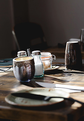 포토 JPG 해외이미지 전통 식기 접시 디자인 커피 음료 음식 빵 조각 백그라운드 포크 유리 호텔 아침 주택 건조 샌드위치 건강 사람없음 내부 목재 장식 빛 세트 햇빛 갈색 식당 식사 젖음 수확 흰색 시골 신선 항아리 칼 닫기 맛 아침식사 만취 서비스 대륙 냅킨 슬라이스 서빙 토스트 소금 후추 버터 시들음 설정 여관 옛날 핸드메이드 스타일 해외202004 해외포토 주간 나무 컬러 컨셉 농업 재료 모션 재질 숙소 건물 태양 상점 도자기 향신료 술취함 파일형식 이미지허브