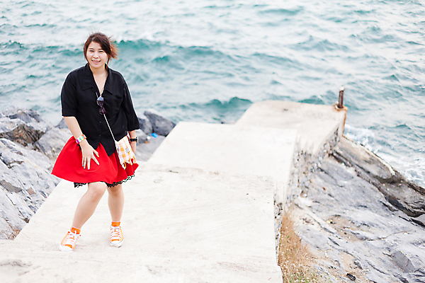 포토 JPG 해외이미지 모델 1 라이프스타일 응시 여자 바다 섬 여행 포즈 태국 자연 바람 휴가 휴식 바닥 한명 사람 동양인 풍경 성인 물 여름 유행 항구 갑판 스타일 해외202004 해외포토 자연요소 시선 계절 아시아 컨셉 배_교통 교통시설 날씨 인종 생활 생태계 파일형식 이미지허브