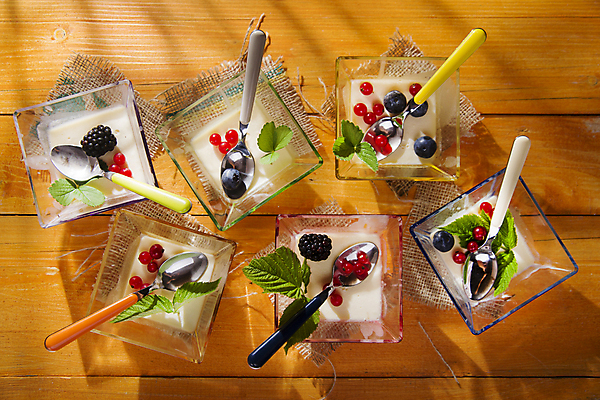 포토 JPG 해외이미지 음식 다이어트 과일 디저트 사람없음 우유 신선 최고 발표 맛 설탕 크림 비건 해외202004 해외포토 컨셉 유제품 건강 채식주의자 파일형식 이미지허브