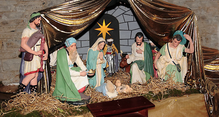 포토 JPG 해외이미지 동물 전통 별 기독교 종교 어린이 크리스마스 가족 선물 사랑 사람없음 빛 교회 믿음 성경 기쁨 예수 소 영혼 양치기 야간 12월 왕 기적 신성 마리아 요셉 베들레헴 신앙심 해외202004 해외포토 자연요소 직업 기념일 감정 종교용품 포유류 관계 종교건축 사람 건물 신_종교 날짜 파일형식 이미지허브