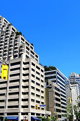 포토 JPG 해외이미지 나무 벽 캐나다 건축양식 창문 유리 하늘 지붕 주택 사람없음 건물 초록색 파란색 빛 노란색 문 발코니 도심 타일 생태계 봉 타운 토론토 계약자 생태학 석고 차양 콘크리트 해외202004 해외포토 식물 건축물 교육 건축 컬러 북아메리카 재질 도시 계약 파일형식 이미지허브