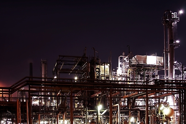 포토 JPG 해외이미지 식물 산업 공장 굴뚝 사람없음 경제 빛 글로벌 환경 탑 황혼 에너지 도시 분위기 역 제조 휘발유 야간 저녁 땅 네덜란드 투자 탱크 연료 공학 진행 생태학 설치 스모그 착취 화학물질 공급 해외202004 해외포토 자연요소 건축물 교육 유럽 컨셉 비즈니스 공업 교통시설 일몰 화학 석유 파일형식 이미지허브