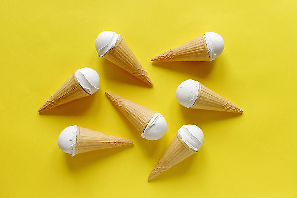 포토 JPG 해외이미지 음식 백그라운드 아이스크림 디저트 유제품 사람없음 노란색 냉동 추위 신선 센터 달콤 맛 상품 크림 테이크아웃 칼로리 바닐라 정물화 젤라또 카피스페이스 해외202004 해외포토 컬러 컨셉 공백 그림 파일형식 이미지허브