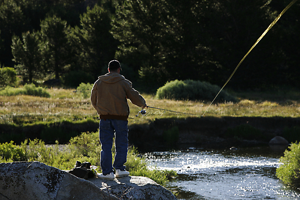 포토 JPG 해외이미지 남자 호수 선 스포츠 자연 낚시 휴가 휴식 어류 취미 사람없음 야외 물 여름 강 침묵 잡기 개울 고리 유혹 낚시꾼 실타래 미끼 민물 송어 인내 해외202004 해외포토 자연요소 계절 컨셉 모션 레저 사람 수중동물 소리 생태계 파일형식 이미지허브