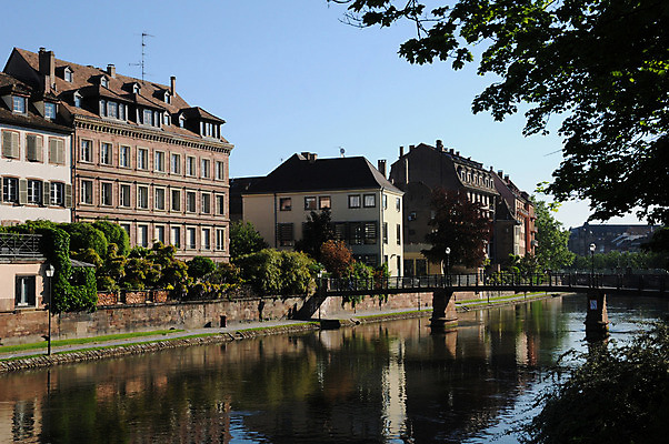 포토 JPG 해외이미지 건축양식 주택 사람없음 건물 관광지 프랑스 역사 그림 옛날 스트라스부르 해외202004 해외포토 건축물 건축 유럽 여행 파일형식 이미지허브