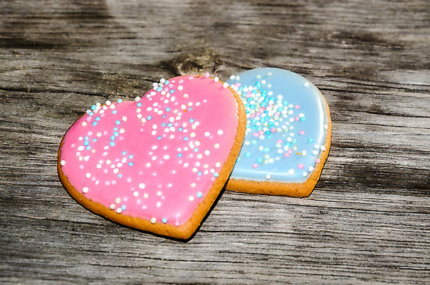 포토 JPG 해외이미지 모양 음식 분홍색 결혼 백그라운드 탁자 휴가 디저트 발렌타인데이 선물 사랑 사람없음 장식 빨간색 컬러풀 갈색 쿠키 케이크 초콜릿 저녁식사 흰색 하트 축하 달콤 편지 굽기 심볼 핸드메이드 해외202004 해외포토 감정 컬러 가구 컨셉 데이이벤트 이벤트 식사 맛 구이 파일형식 이미지허브