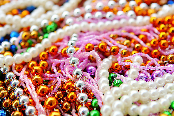 포토 JPG 해외이미지 백그라운드 크리스마스 목걸이 사람없음 빛 컬러풀 유행 원형 화려 보석 구슬 질감 기념품 광택 강렬 해외202004 해외포토 도형 기념일 컬러 컨셉 장신구 광석 오브젝트 파일형식 이미지허브