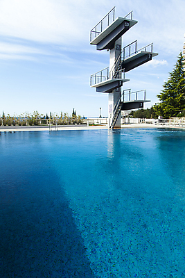 포토 JPG 해외이미지 라이프스타일 디자인 길 스포츠 건축양식 하늘 호텔 휴가 휴식 바닥 주택 실내 건강 사람 소년 사람없음 야외 목재 물 여름 파란색 빛 반사 정원 수영 스파 경쟁 젖음 투명 고급 갑판 빌라 휴양지 해외202004 해외포토 자연요소 나무 계절 남자 건축 어린이 컬러 컨셉 배_교통 재료 숙소 내부 건물 생활 장소 수상스포츠 파일형식 이미지허브