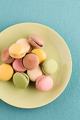 포토 JPG 해외이미지 접시 실내 사람없음 하이앵글 쌓기 달콤 마카롱 민트색배경 해외202004 해외포토 식기 뷰포인트 백그라운드 모션 디저트 내부 맛 민트색 파일형식 이미지허브