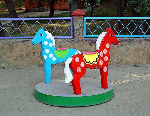 포토 JPG 해외이미지 나무 응시 어린이 모래 스포츠 분홍색 2 자연 놀이 휴가 안전 앉기 사람없음 야외 빨간색 초록색 파란색 울타리 컬러풀 장난감 태양 노란색 성장 게임 바위 미끄럼틀 숲 작음 향수 그네 주말 쉬는시간 개발 땅바닥 해외202004 해외포토 자연요소 식물 시선 컬러 모션 휴식 바닥 사람 담장 화장품 돌_바위 놀이기구 크기 생태계 파일형식 이미지허브