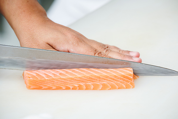 포토 JPG 해외이미지 직업 1 손 음식 바다 재료 탁자 건강 육류 어류 요리 사람 사람없음 물 주방 식당 요리사 식사 저녁식사 샐러드 회 흰색 신선 시장 자르기 먹기 해산물 서비스 메뉴 준비 상업 날것 연어 훈제 점심식사 생식 해외202004 해외포토 자연요소 컬러 가구 식재료 모션 신체부위 상점 수중동물 파일형식 이미지허브