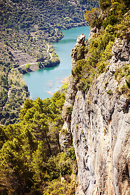 포토 JPG 해외이미지 유럽 벽 여행 자연 날씨 산 풍경 사람없음 야외 물 여름 파란색 강 태양 봄 바위 스페인 큼 지중해 장면 스페인어 해외202004 해외포토 자연요소 계절 나라 바다 컬러 돌_바위 크기 생태계 파일형식 이미지허브