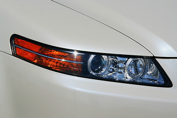 포토 JPG 해외이미지 디자인 스포츠 패턴 공장 교통시설 자동차 전등 사람없음 일본 흰색 고급 가득함 속도 질감 수입 자동 특별함 프리미엄 해외202004 해외포토 아시아 육상교통 컬러 교통 컨셉 무늬 공업 조명 시설 파일형식 이미지허브