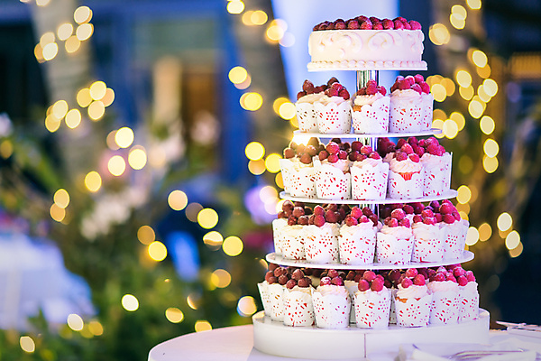 포토 JPG 해외이미지 식기 접시 디자인 열매 음식 결혼 백그라운드 오렌지 과일 일러스트 재료 디저트 요리 서기 사람없음 장식 가로 빨간색 파란색 케이크 보라색 빵집 흰색 축하 대접 신선 생일 달콤 맛 상품 설탕 컵케이크 굽기 먹기 크림 보케 머핀 버터 페스츄리 해로움 프로스팅 해외202004 해외포토 식물 기념일 빵 컬러 컨셉 모션 이벤트 상점 구이 제빵 파일형식 이미지허브