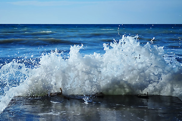 포토 JPG 해외이미지 파도 바다 자연 바람 날씨 해변 사람없음 가로 물 파란색 항구 힘 거품 손상 분노 바위 신선 황무지 가장자리 떨어짐 위험 분무기 단절 때리기 콘크리트 투쟁 힘찬 해외202004 해외포토 자연요소 감정 컬러 컨셉 교통시설 모션 돌_바위 둘레 생태계 파일형식 이미지허브