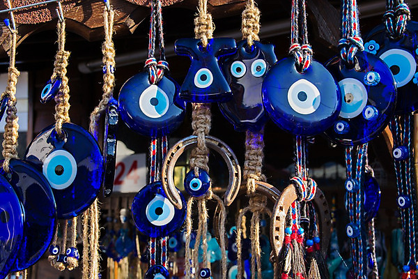 포토 JPG 해외이미지 학생 전통 디자인 꽃 종교 문화 밧줄 백그라운드 추상 선물 미술 사람없음 장식 파란색 세트 컬러풀 숫자 희망 기도 최고 그룹 보호 옷걸이 신비 구슬 그림 기회 마법 칠면조 수공예 나쁜 대칭 미신 부적 신앙심 여의주 오해 최면 해외202004 튀르키예 해외포토 식물 문자 감정 아시아 줄 컬러 컨셉 무늬 조류 문화예술 공예 파일형식 이미지허브