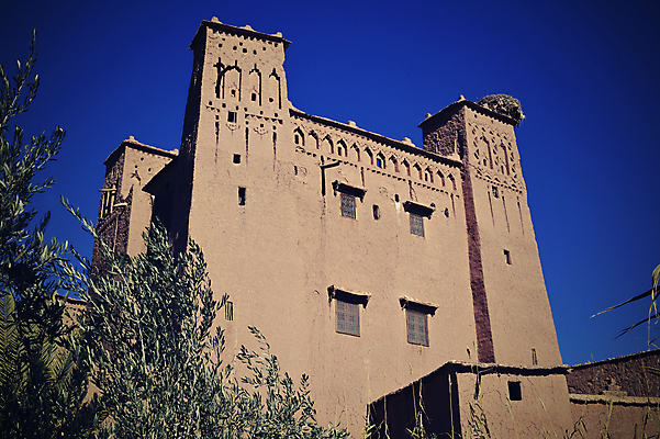 포토 JPG 해외이미지 구름 문화 여행 거실 건축양식 아프리카 하늘 주택 동양인 사람없음 건물 갈색 탑 궁전 도움 성 역사 재산 원주민 북쪽 타운 모로코 옛날 지도책 해외202004 해외포토 자연요소 건축물 건축 나라 컬러 컨셉 고건축 인종 책 금융 도시 아프리카인 방향 파일형식 이미지허브