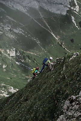포토 JPG 해외이미지 라이프스타일 스포츠 여행 자연 하늘 산 건강 사람 사람없음 야외 힘 하이킹 자유 자신감 정상 오르기 하와이 무료 절정 해외202004 해외포토 감정 컨셉 모션 레저 생활 미국 생태계 파일형식 이미지허브