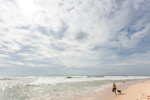 포토 JPG 해외이미지 동물 여자 아시아 여유 모래 바다 여행 오렌지 자연 하늘 휴가 한명 풍경 물 여름 파란색 빛 햇빛 노란색 맑음 시골 개 순수 만족 엽서 사냥개 스리랑카 터키석 수평선 해외202004 해외포토 자연요소 1 계절 감정 나라 컬러 컨셉 과일 포유류 날씨 사람 태양 보석 편지 생태계 파일형식 이미지허브