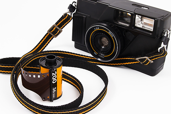 포토 JPG 해외이미지 실내 사람없음 오브젝트 흰배경 복고 사진필름 필름카메라 해외202004 해외포토 백그라운드 내부 카메라 흰색 필름 파일형식 이미지허브