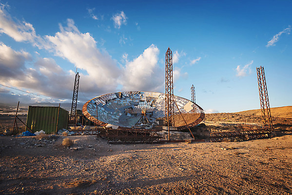 포토 JPG 해외이미지 식물 접시 산업 건축양식 통신 안테나 사람없음 건물 환경 금속 힘 장비 인공위성 수확 환경오염 역 연결 위험 사건 버리기 라디오 군용 시스템 나쁜 레이더 재앙 철강 파멸 해외202004 해외포토 식기 건축물 건축 컨셉 농업 교통시설 모션 재질 군대 전자제품 파일형식 소멸 이미지허브
