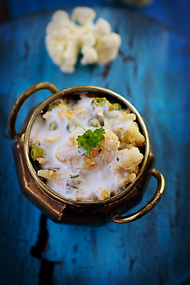 포토 JPG 해외이미지 전통 아시아 다이어트 토마토 채소 탁자 서브 건강 육류 요리 사람없음 목재 숟가락 식사 저녁식사 치킨 시골 신선 뜨거움 수프 인도인 먹기 허브 크림 향신료 국자 준비 유기농 카레 점심식사 채식주의자 핸드메이드 비건 해외202004 해외포토 외국인 나무 식물 웰빙 나라 음식 가구 식재료 재료 모션 주방용품 수저 동양인 채식 닭고기요리 향미료 파일형식 이미지허브