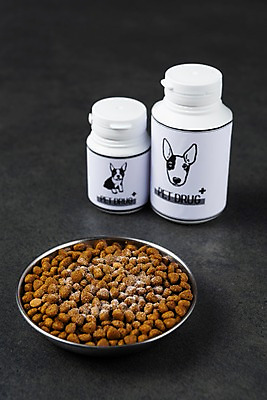 포토 JPG 스튜디오촬영 실내 근접촬영 사람없음 약 두개 약병 먹이 뿌리기 오브젝트 애완용사료 국내포토 뷰포인트 2 의학 모션 내부 병_담는 파일형식