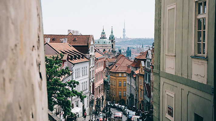 포토 JPG 주간 건축물 여행 유럽풍경 유럽건축 거리 풍경 사람없음 야외 도시풍경 감성 체코 프라하 동유럽 국내포토 자연요소 건축 유럽 컨셉 서양건축 도시 파일형식