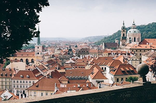 포토 JPG 주간 건축물 여행 유럽풍경 유럽건축 지붕 풍경 사람없음 야외 도시풍경 감성 체코 프라하 동유럽 국내포토 자연요소 건축 유럽 컨셉 서양건축 도시 파일형식