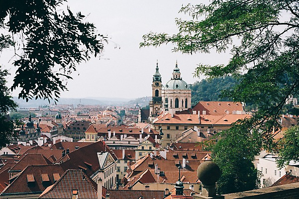 포토 JPG 주간 건축물 여행 유럽풍경 유럽건축 지붕 풍경 사람없음 야외 도시풍경 감성 체코 프라하 동유럽 국내포토 자연요소 건축 유럽 컨셉 서양건축 도시 파일형식